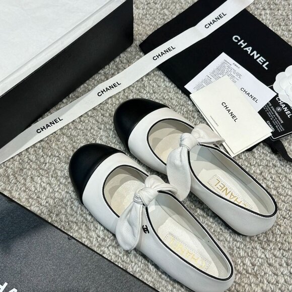 Chanel leather ballet flats with closed toes 39 - Picture 1 of 6